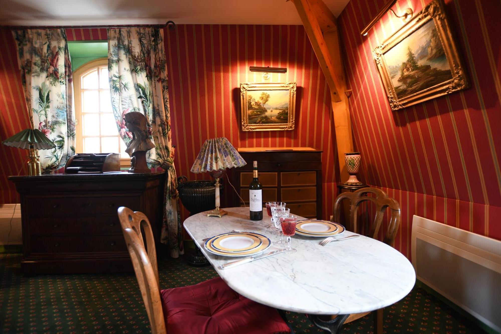 Le Val Clos, Appartement Dans Une Maison De Maitre 19E Tanlay Exteriör bild