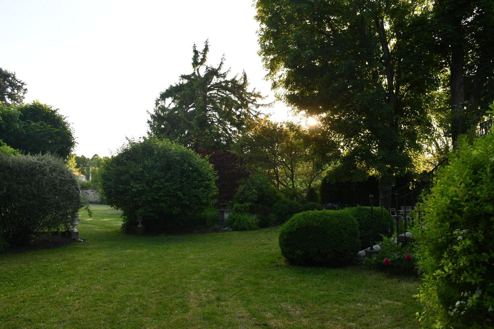 Le Val Clos, Appartement Dans Une Maison De Maitre 19E Tanlay Exteriör bild